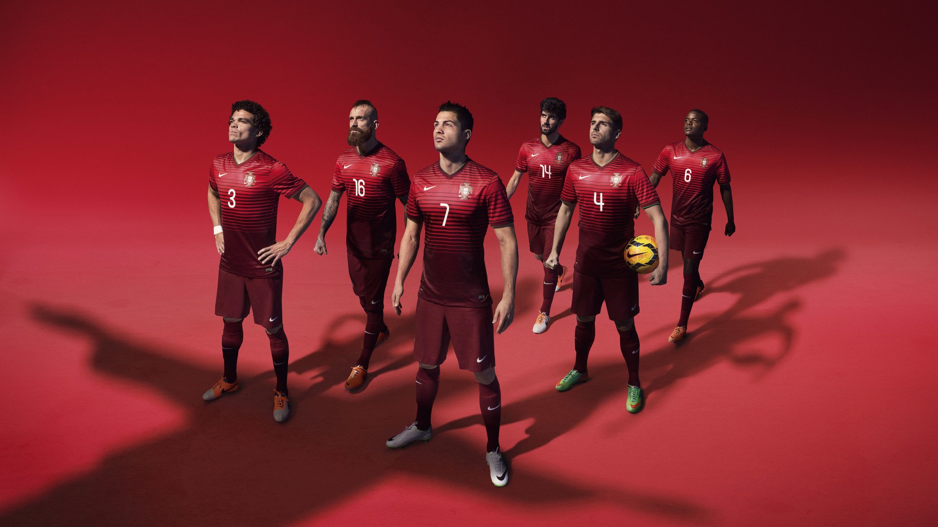 全黑队在比赛中的强势表现，一直是橄榄球锦标赛的焦点，全黑队服